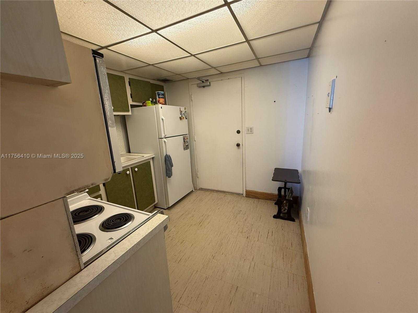 Small Image of 401 OCEAN DR #707, Miami Beach Number 18