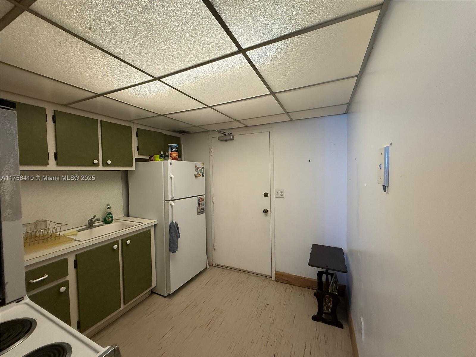 Small Image of 401 OCEAN DR #707, Miami Beach Number 20