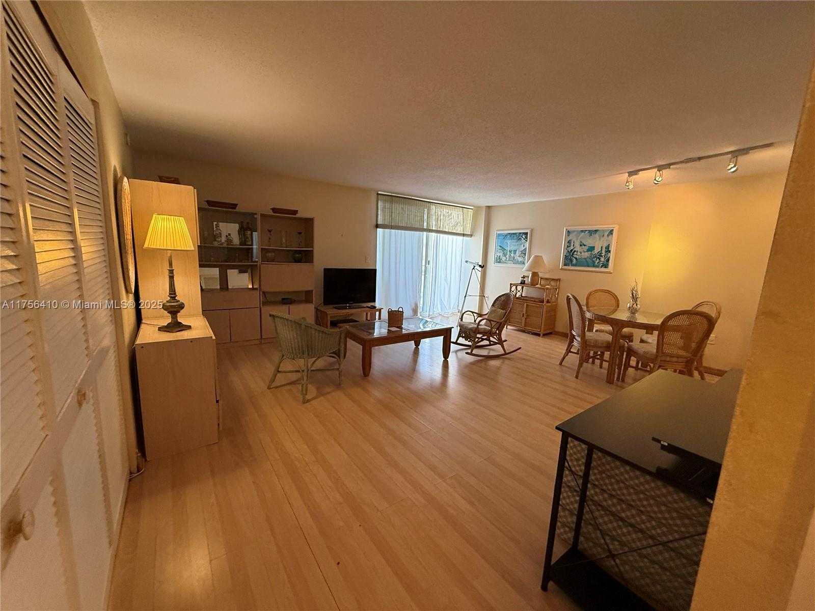 Small Image of 401 OCEAN DR #707, Miami Beach Number 21