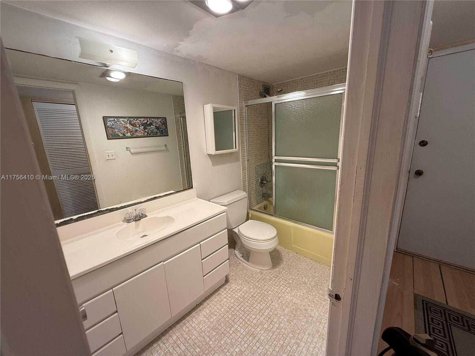 Small Image of 401 OCEAN DR #707, Miami Beach Number 25
