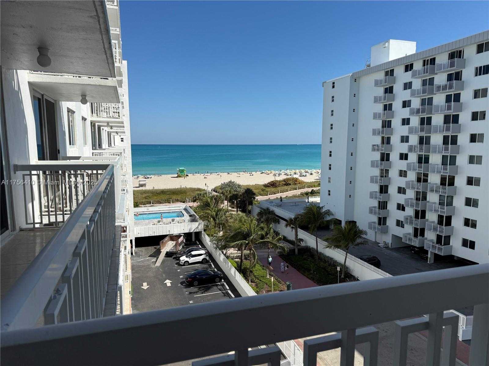 Small Image of 401 OCEAN DR #707, Miami Beach Number 3