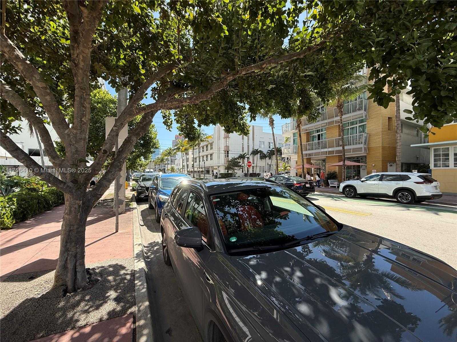 Small Image of 401 OCEAN DR #707, Miami Beach Number 5