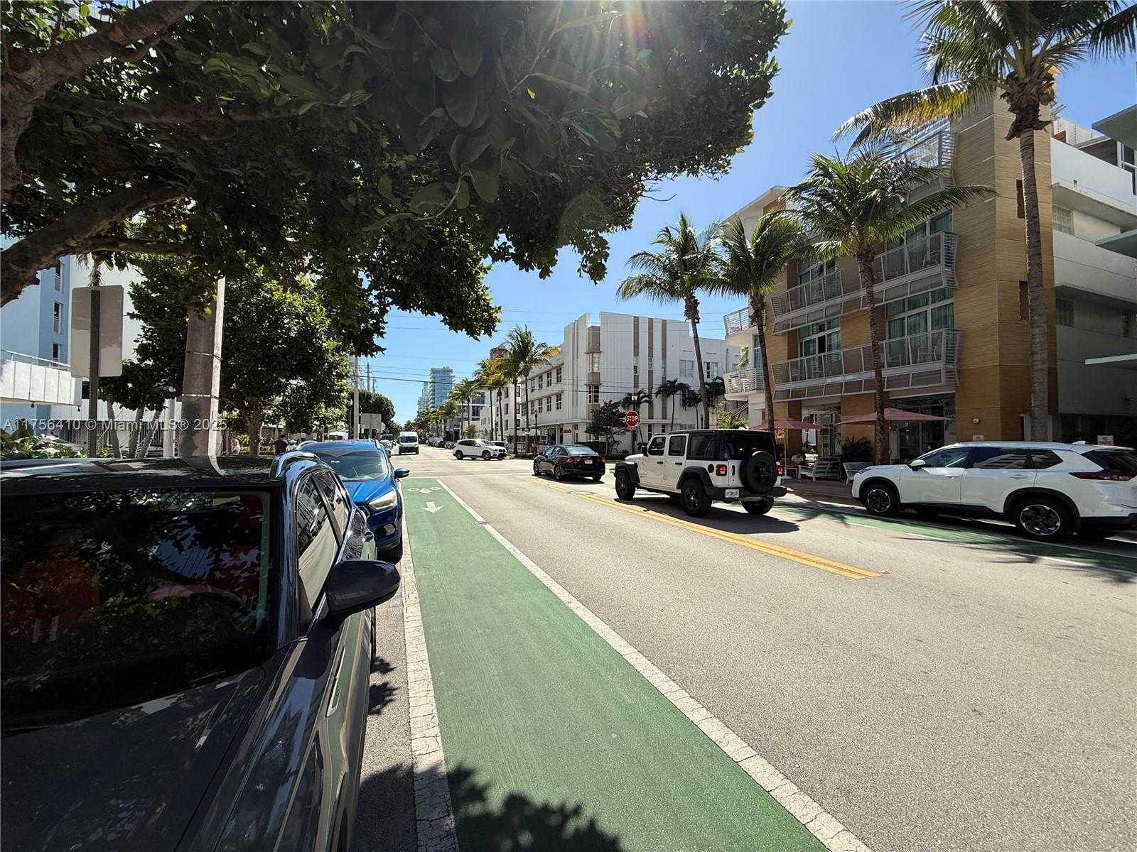 Small Image of 401 OCEAN DR #707, Miami Beach Number 6