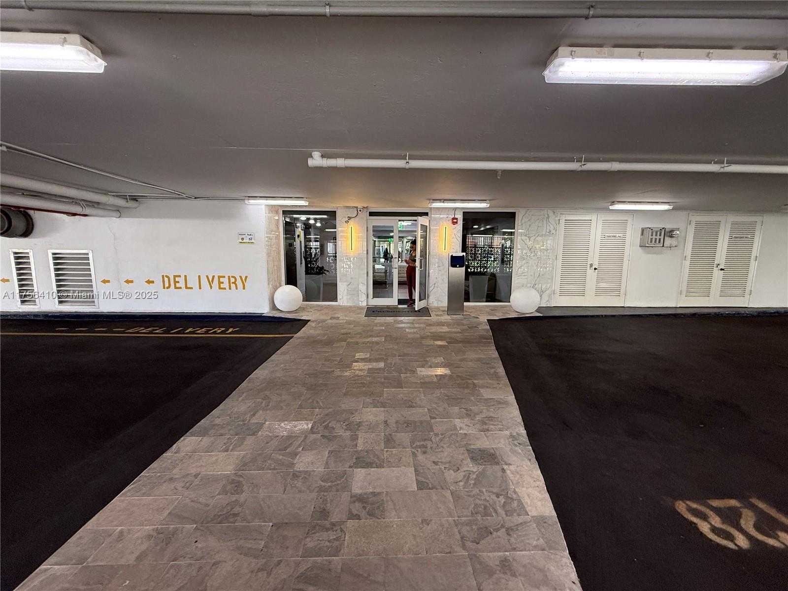 Small Image of 401 OCEAN DR #707, Miami Beach Number 9
