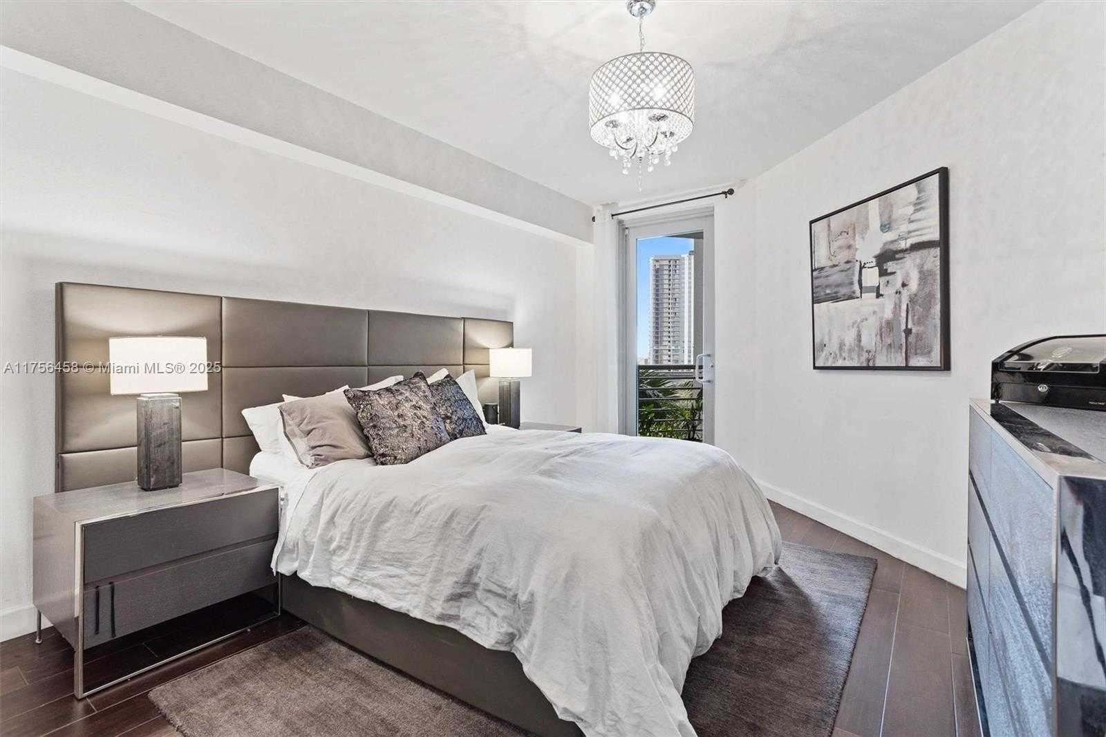 Small Image of 1830 RADIUS DR #620, Hollywood Number 11