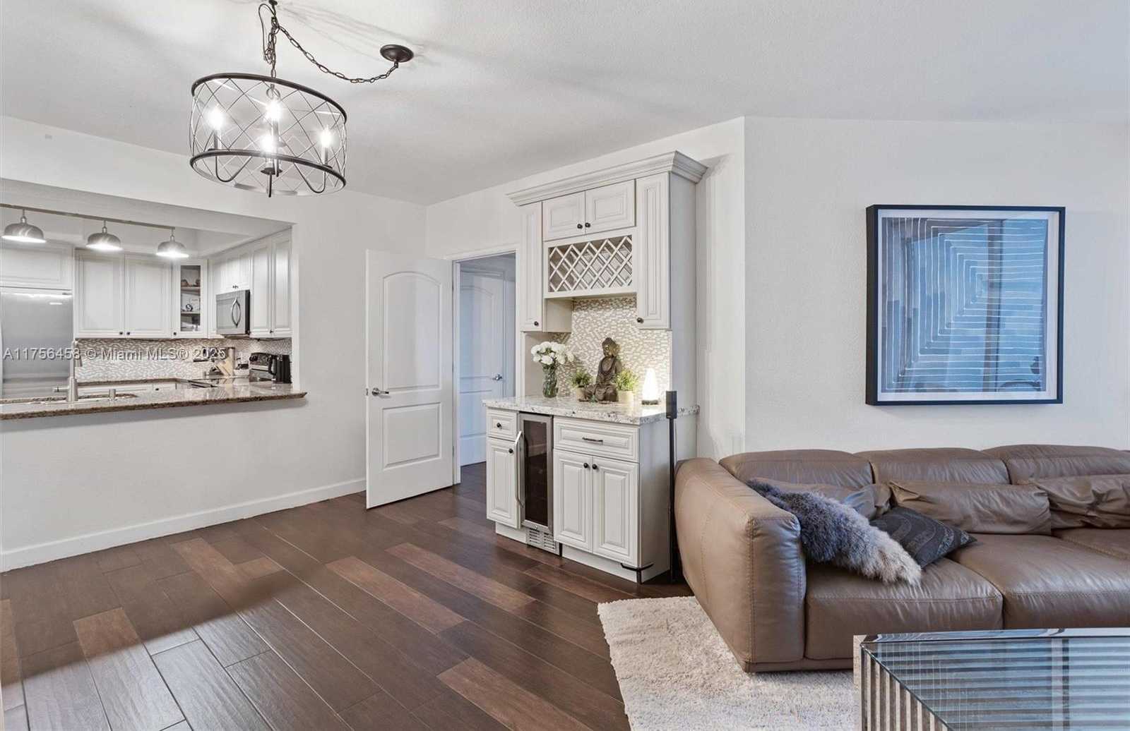 Small Image of 1830 RADIUS DR #620, Hollywood Number 5