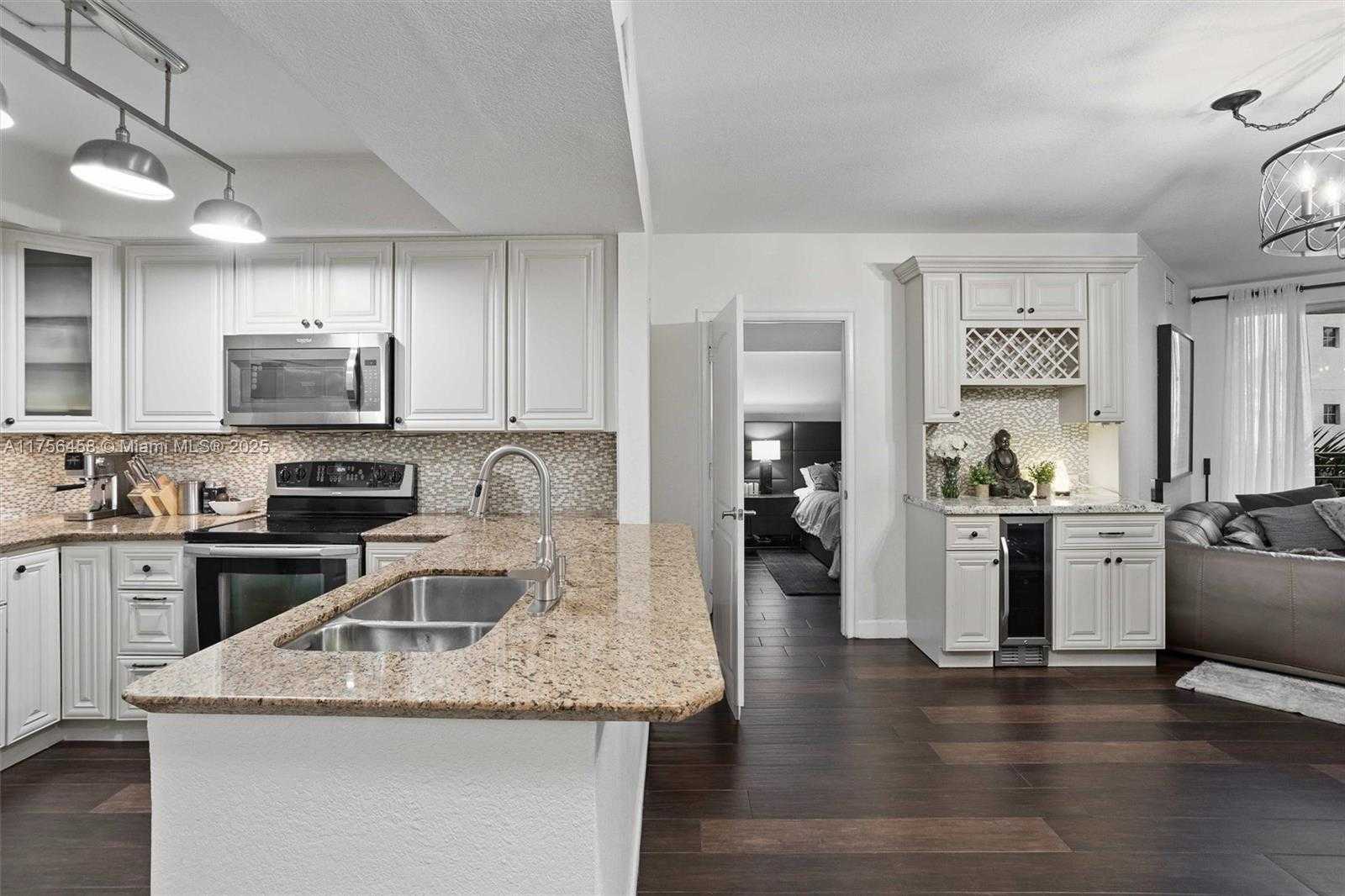 Small Image of 1830 RADIUS DR #620, Hollywood Number 9