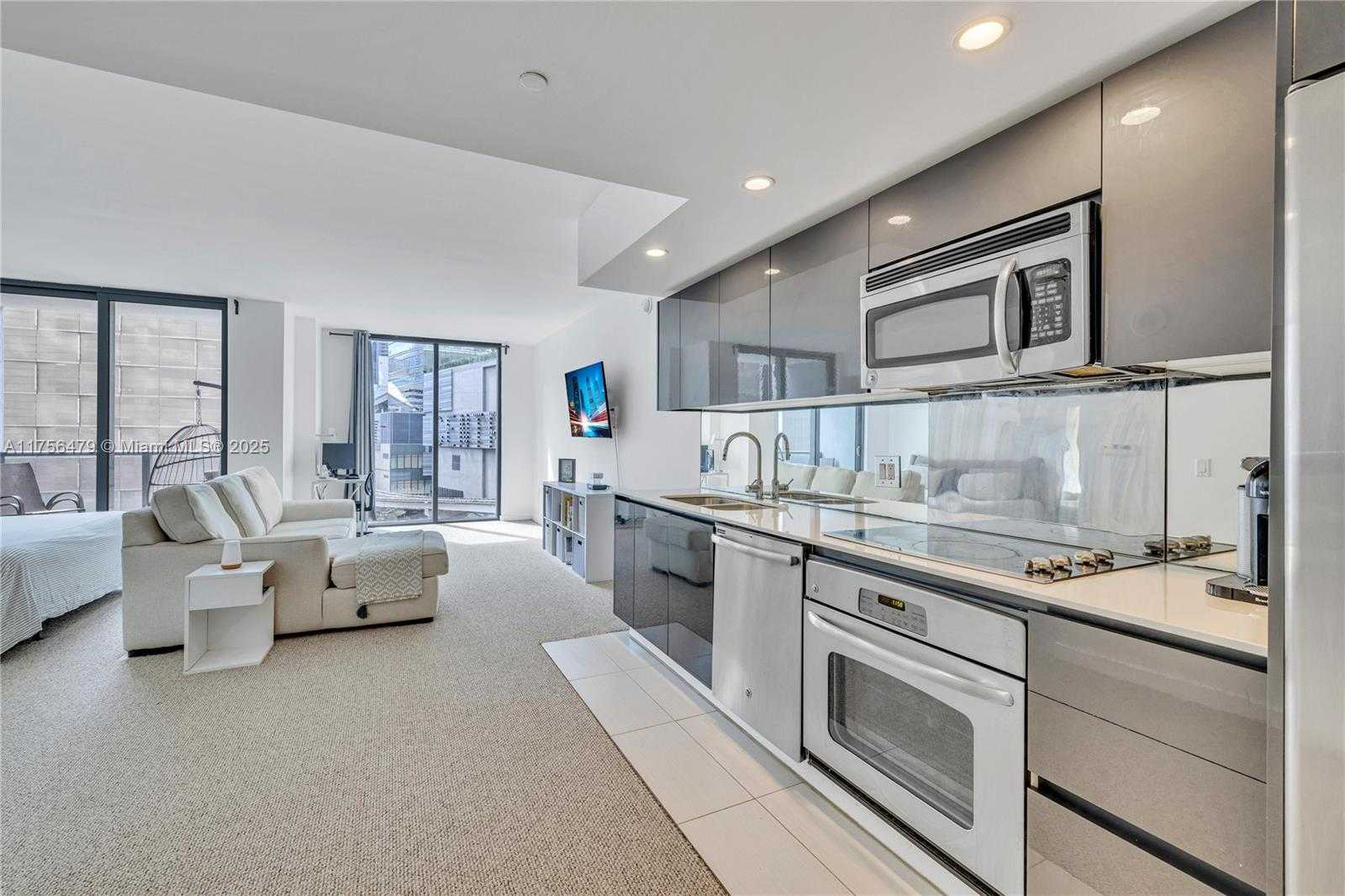 Small Image of 31 SOUTH EAST 6TH ST #805, Miami Number 4