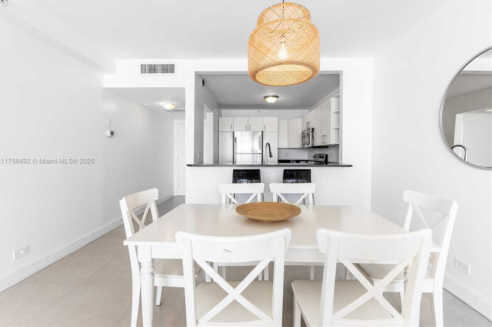 Small Image of 5601 COLLINS AVE #812, Miami Beach Number 18