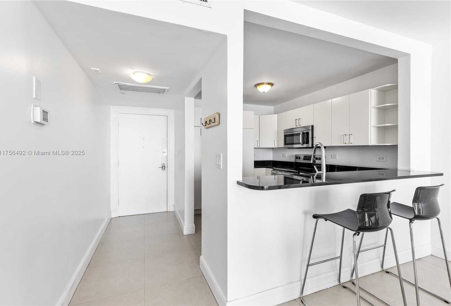 Small Image of 5601 COLLINS AVE #812, Miami Beach Number 19