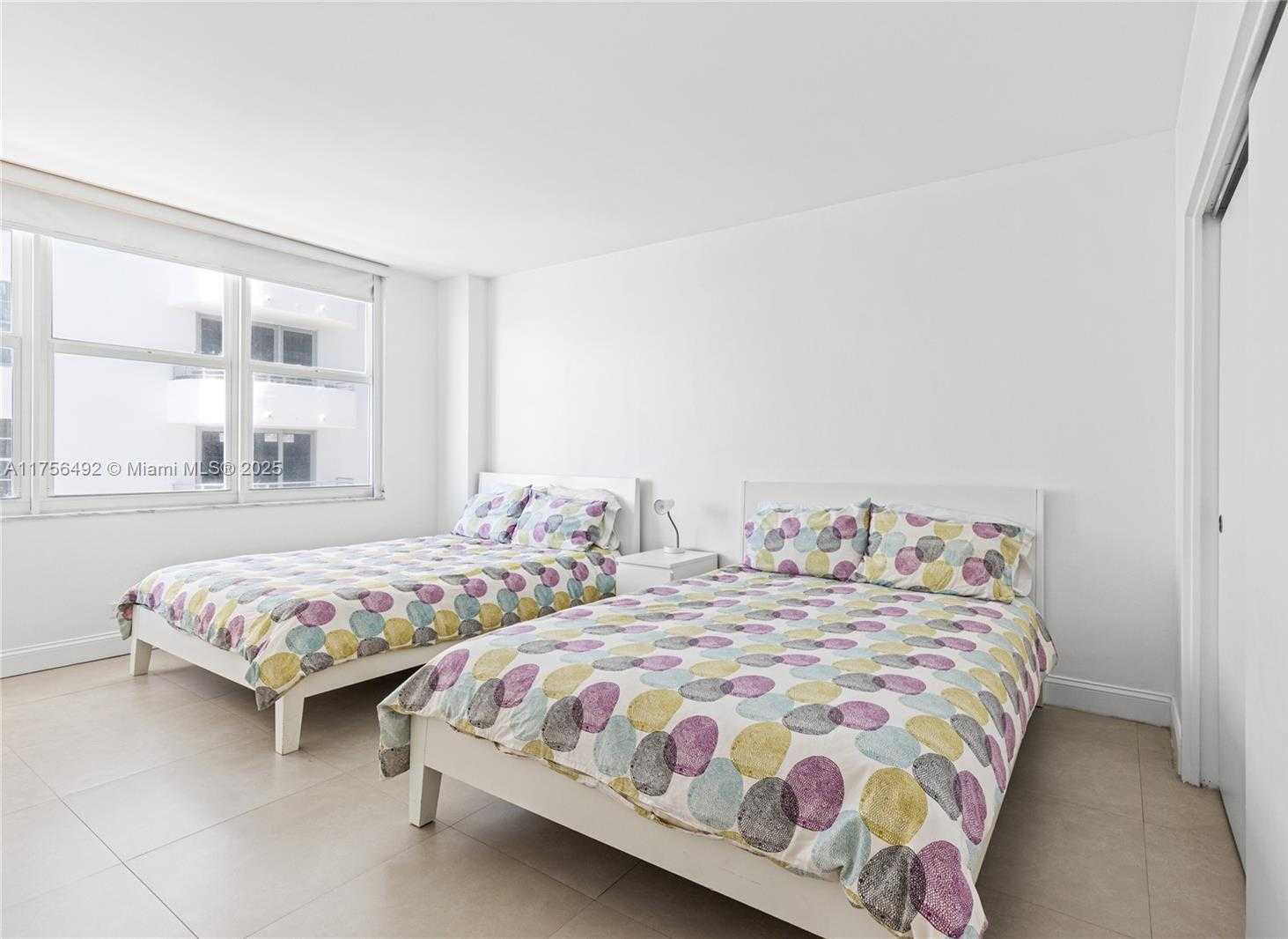 Small Image of 5601 COLLINS AVE #812, Miami Beach Number 27