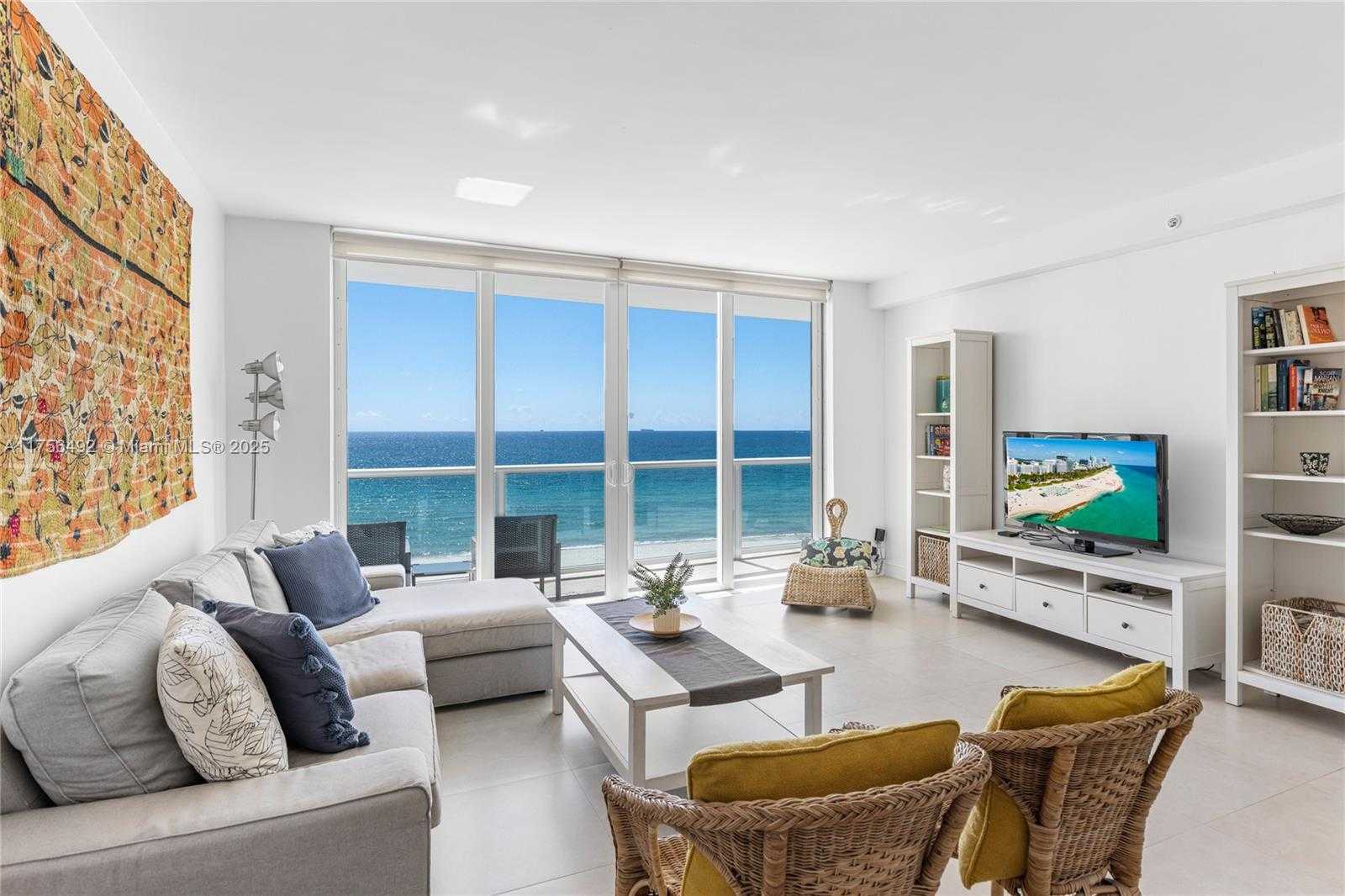 Small Image of 5601 COLLINS AVE #812, Miami Beach Number 3