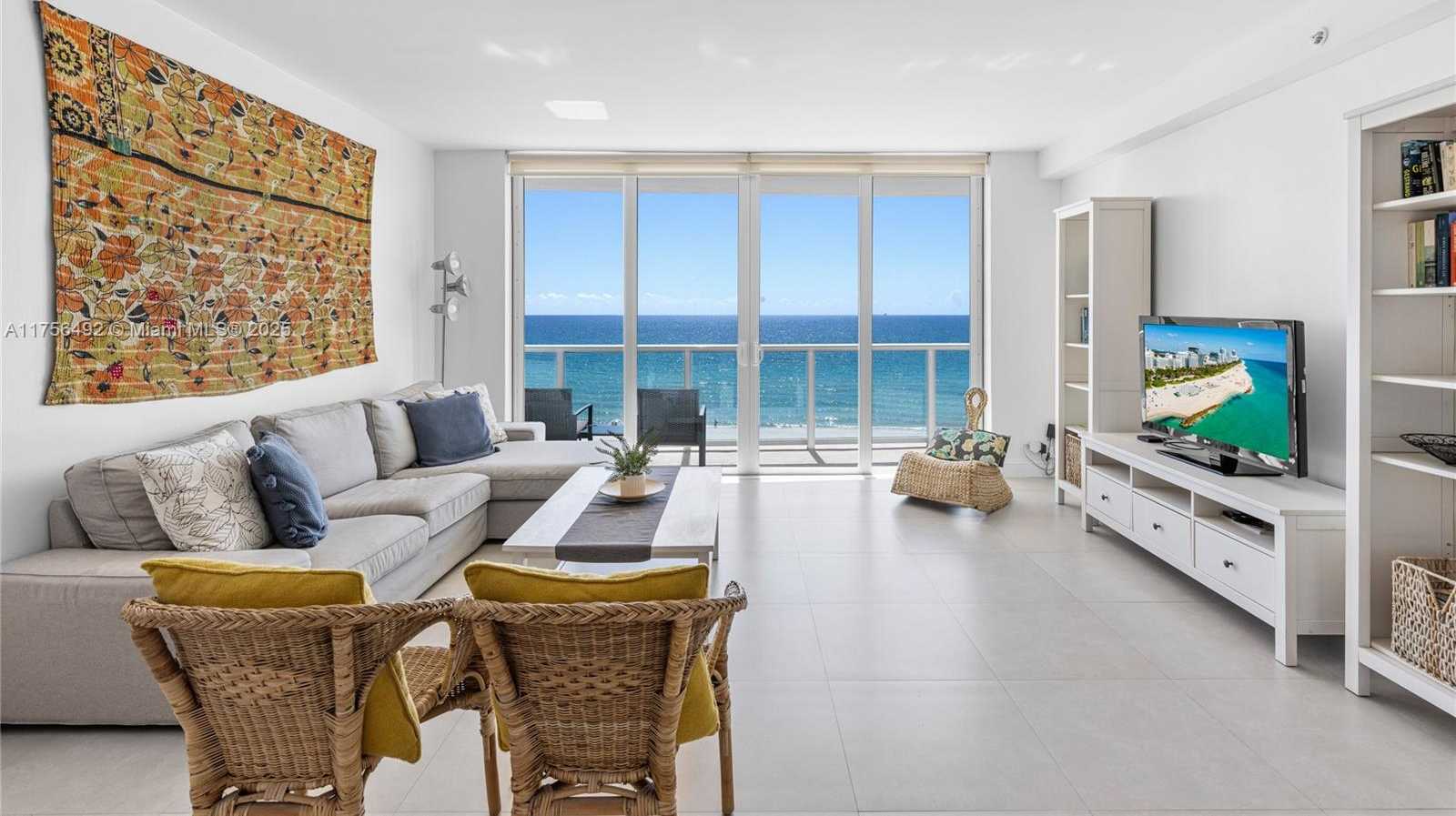 Small Image of 5601 COLLINS AVE #812, Miami Beach Number 4
