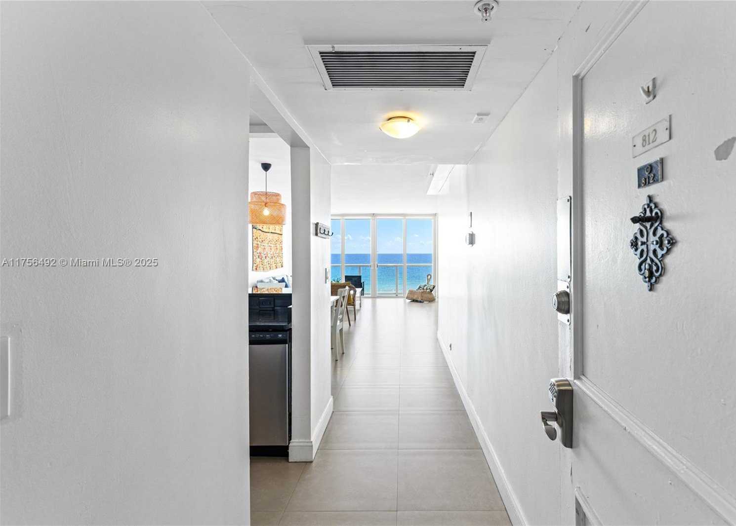 Small Image of 5601 COLLINS AVE #812, Miami Beach Number 51