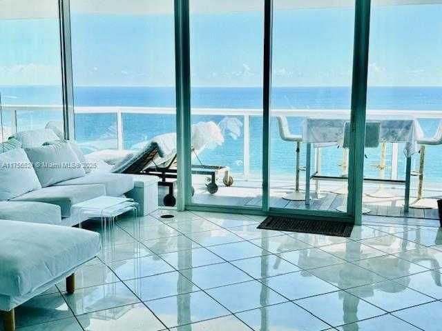 Small Image of 6301 COLLINS AVE #2802, Miami Beach Number 2