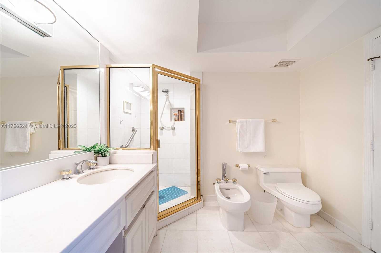 Small Image of 6301 COLLINS AVE #2802, Miami Beach Number 20