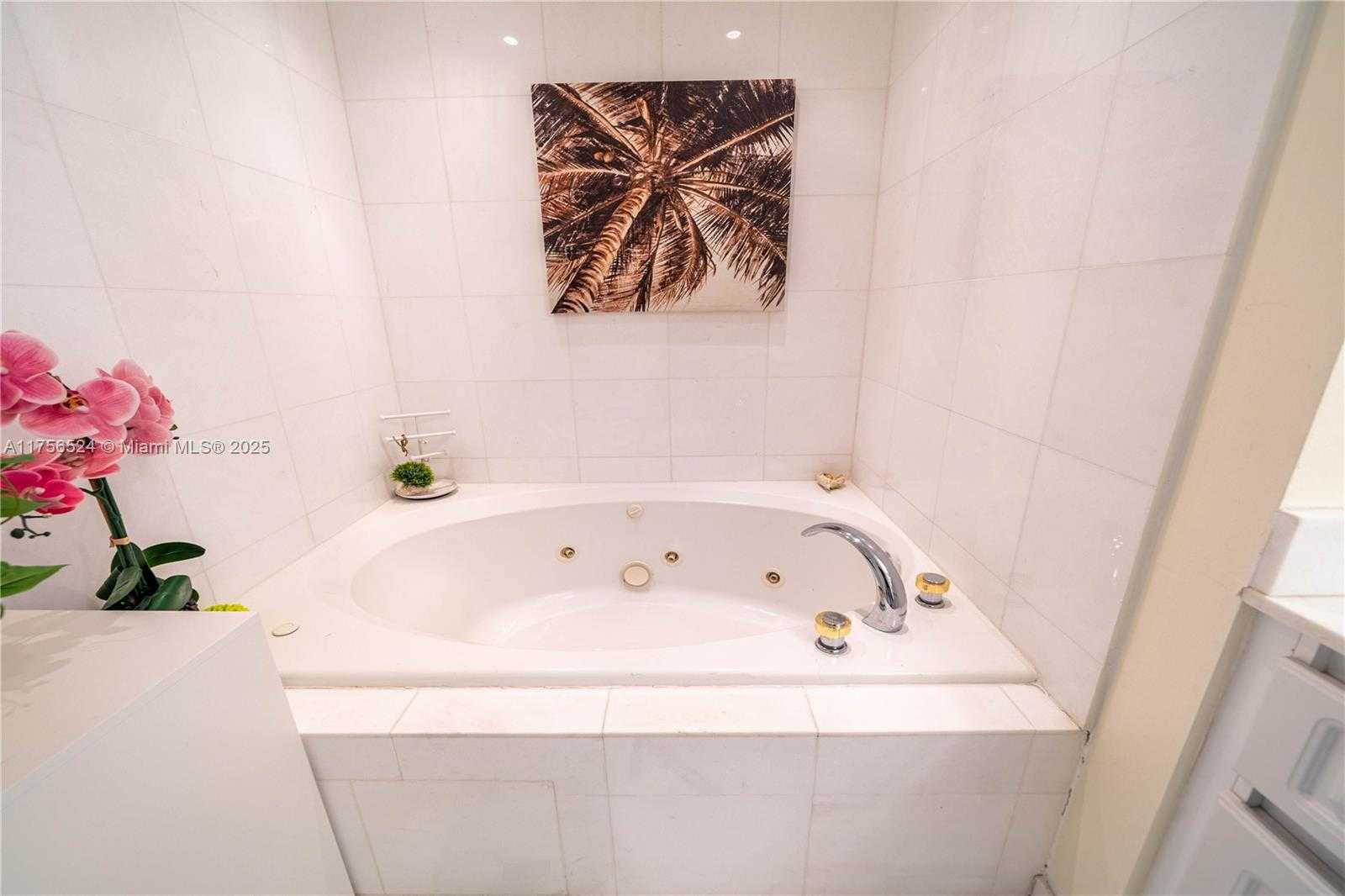 Small Image of 6301 COLLINS AVE #2802, Miami Beach Number 21
