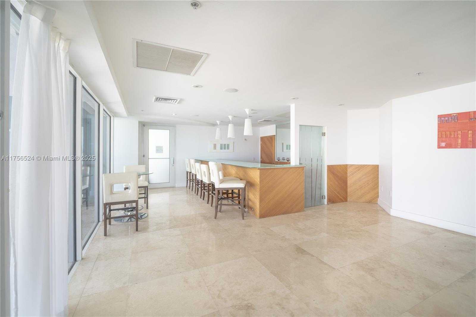 Small Image of 6301 COLLINS AVE #2802, Miami Beach Number 25