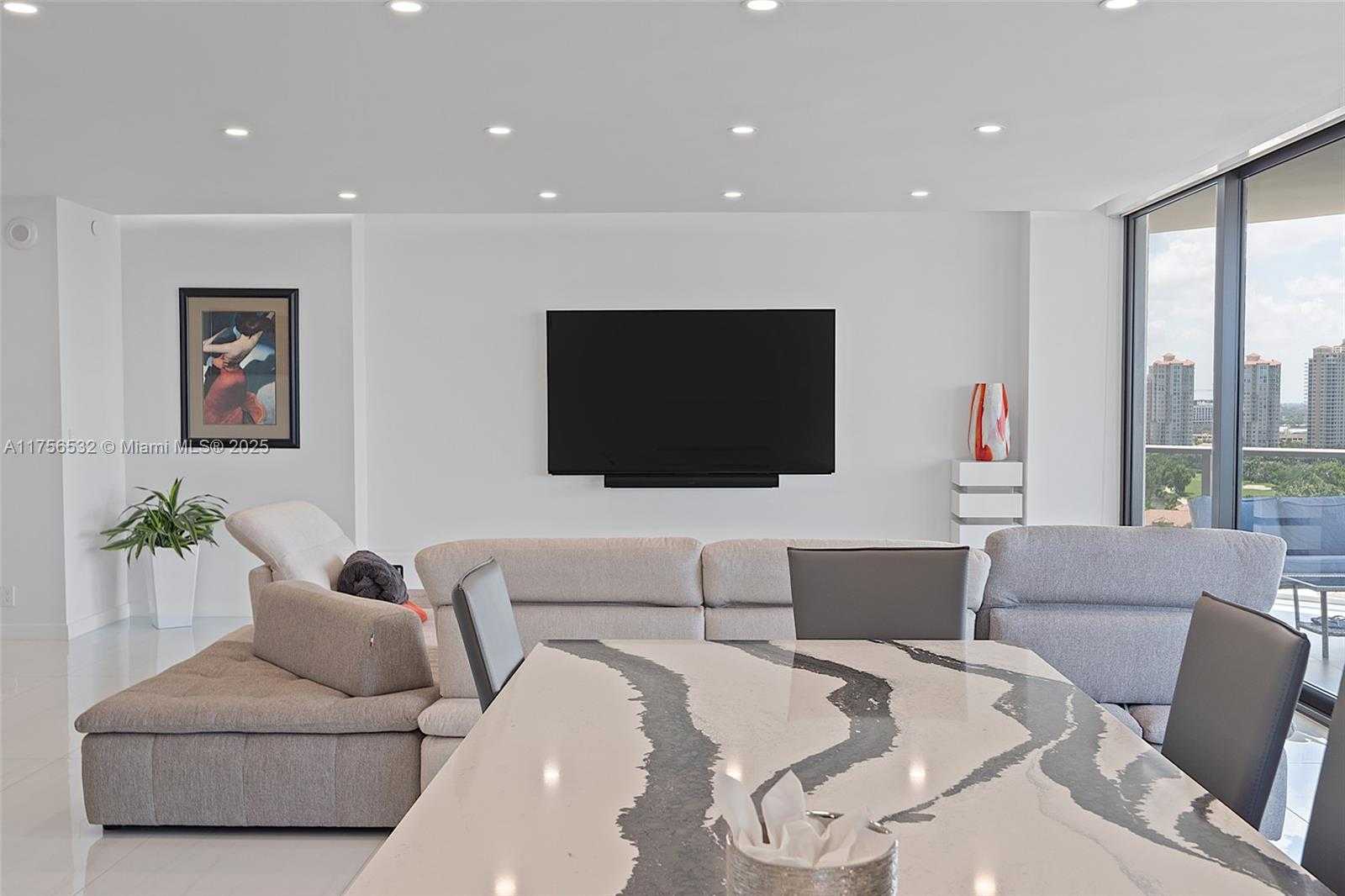 Small Image of 19500 TURNBERRY WAY #16B, Aventura Number 21