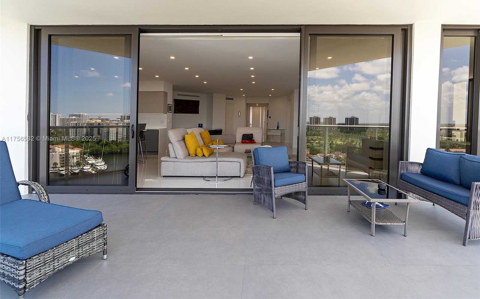 Small Image of 19500 TURNBERRY WAY #16B, Aventura Number 28