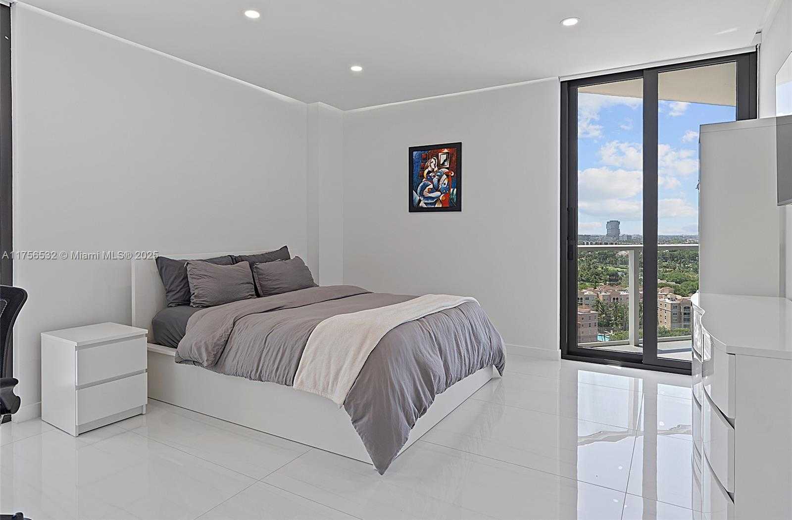 Small Image of 19500 TURNBERRY WAY #16B, Aventura Number 33