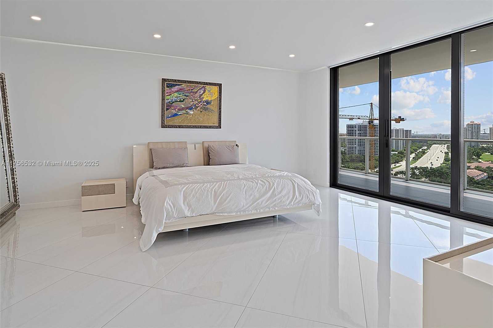 Small Image of 19500 TURNBERRY WAY #16B, Aventura Number 37