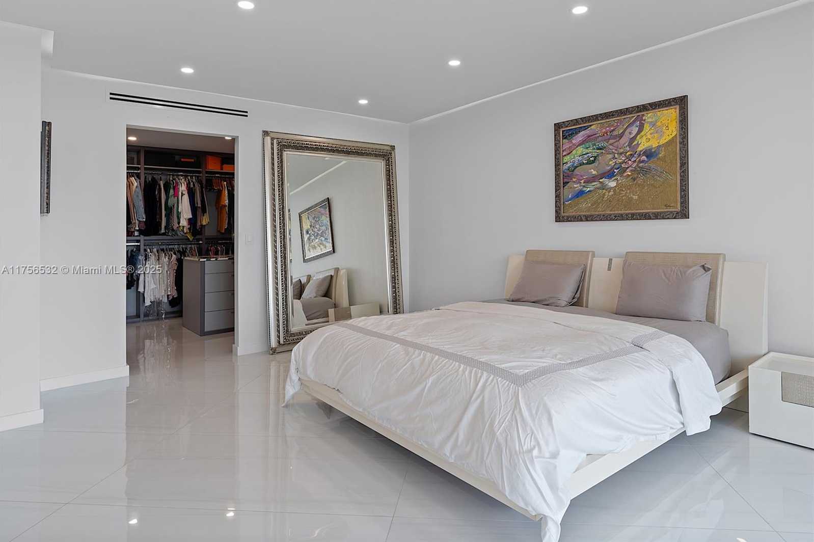 Small Image of 19500 TURNBERRY WAY #16B, Aventura Number 40