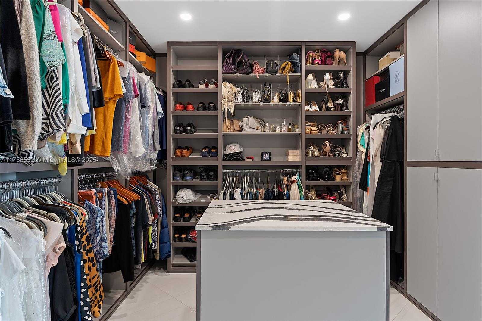 Small Image of 19500 TURNBERRY WAY #16B, Aventura Number 42