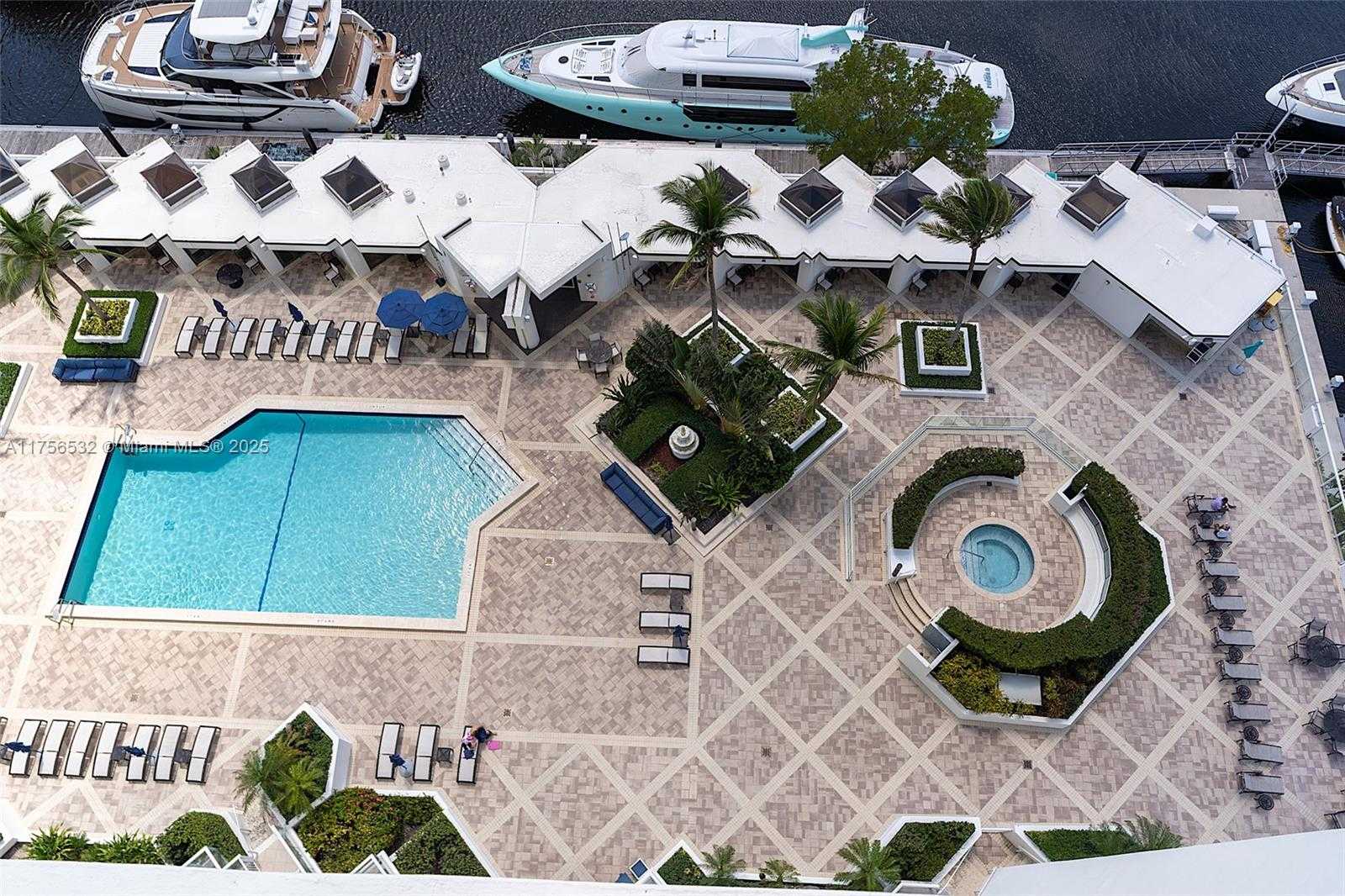 Small Image of 19500 TURNBERRY WAY #16B, Aventura Number 49