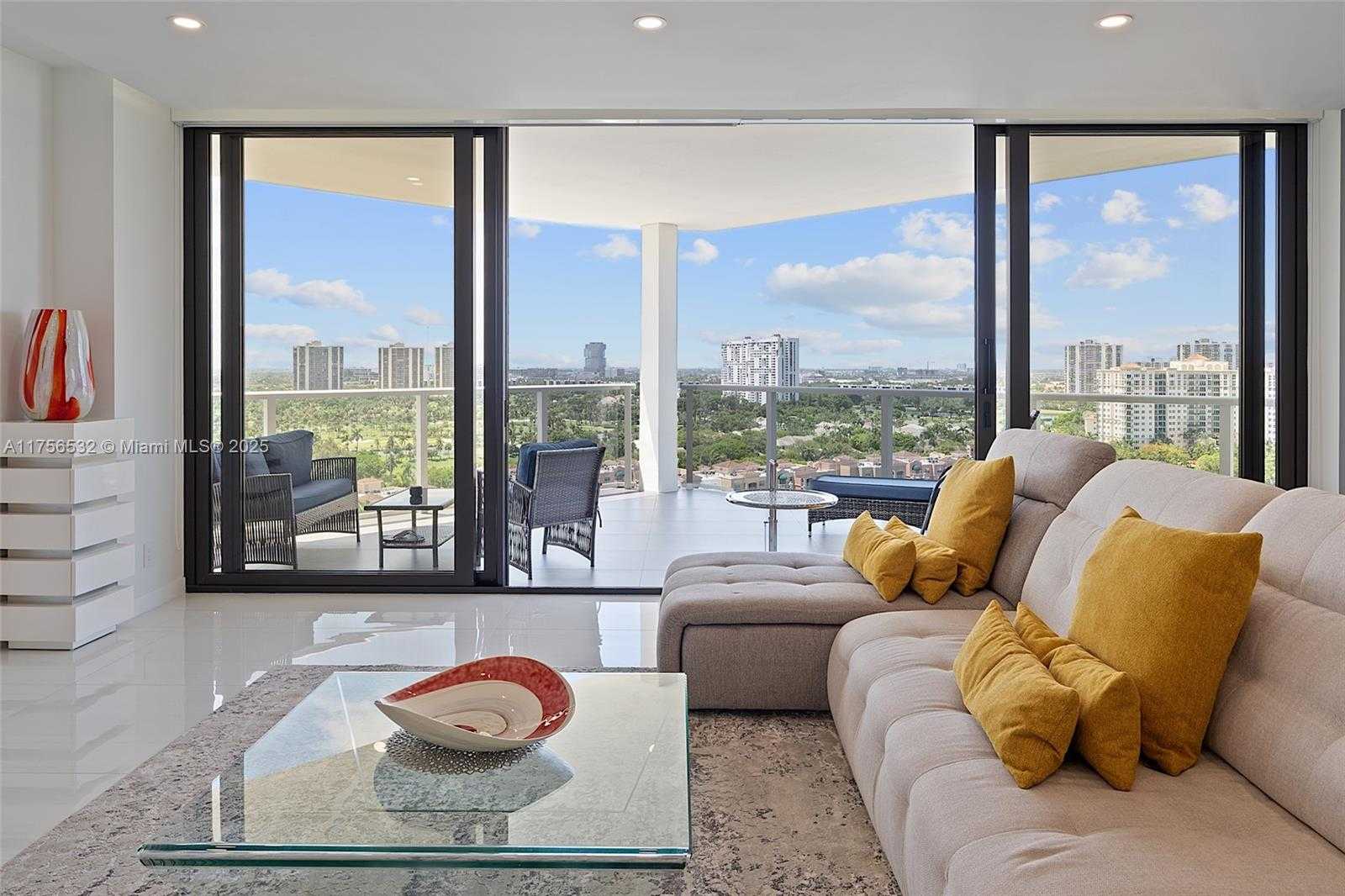 Small Image of 19500 TURNBERRY WAY #16B, Aventura Number 5