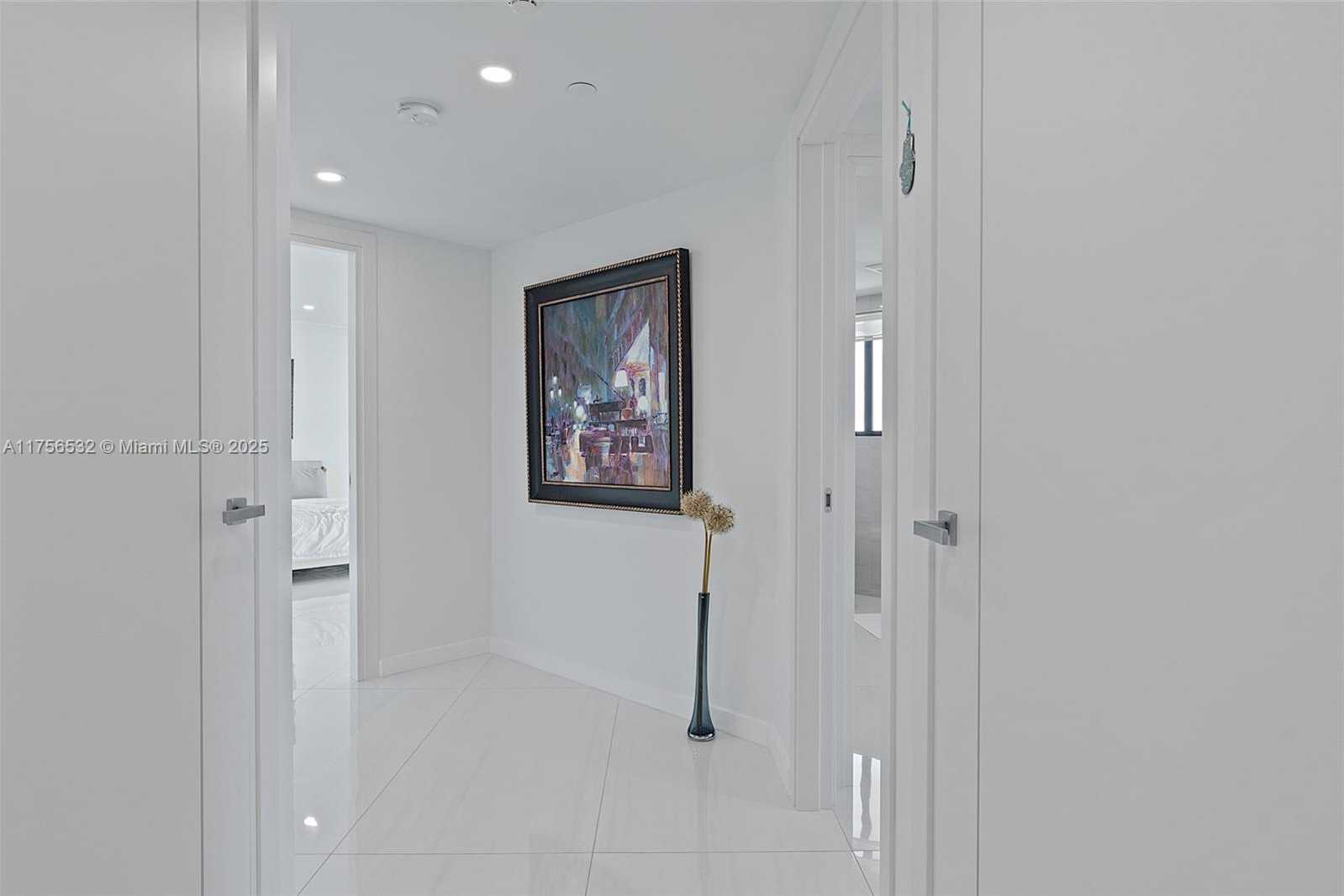 Small Image of 19500 TURNBERRY WAY #16B, Aventura Number 53