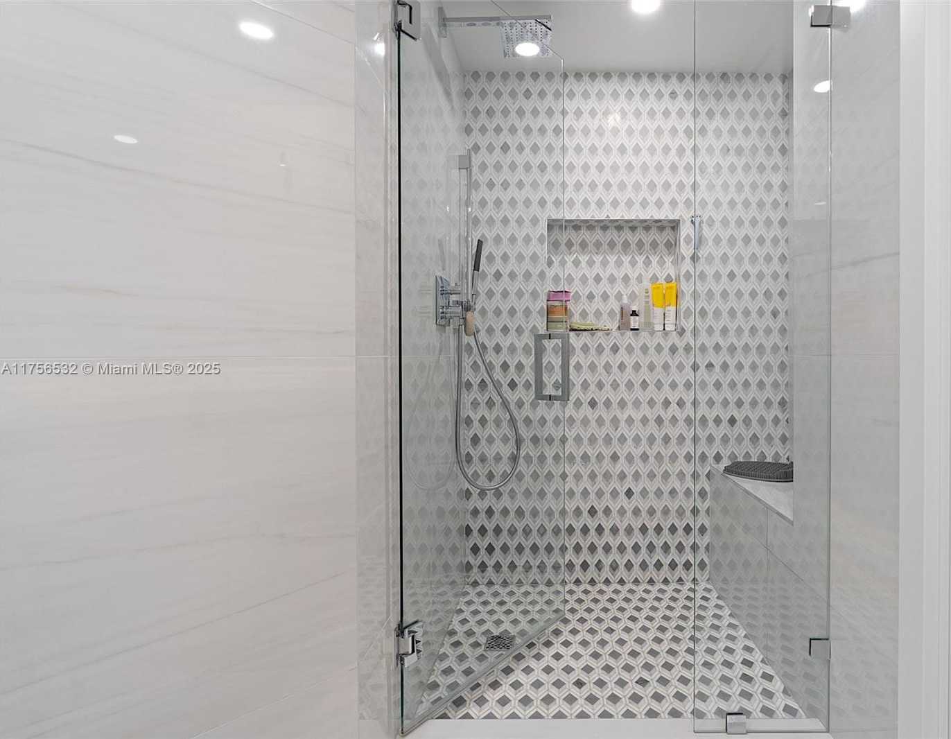 Small Image of 19500 TURNBERRY WAY #16B, Aventura Number 58