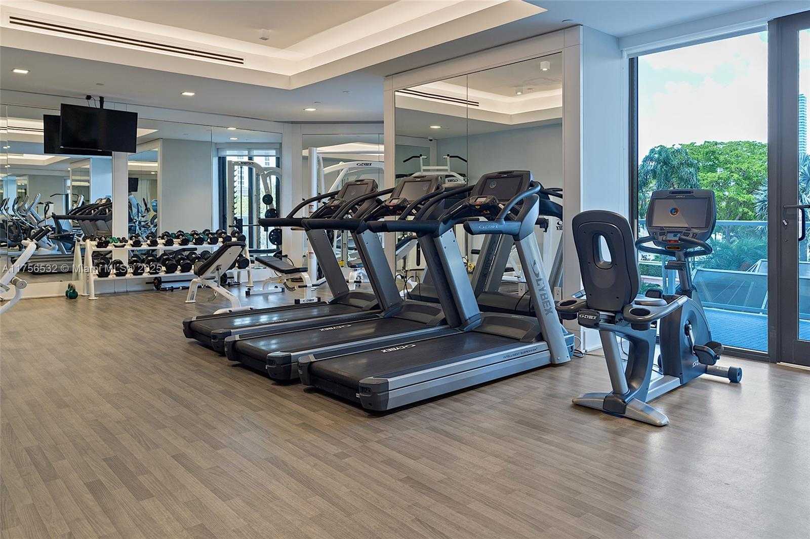 Small Image of 19500 TURNBERRY WAY #16B, Aventura Number 63