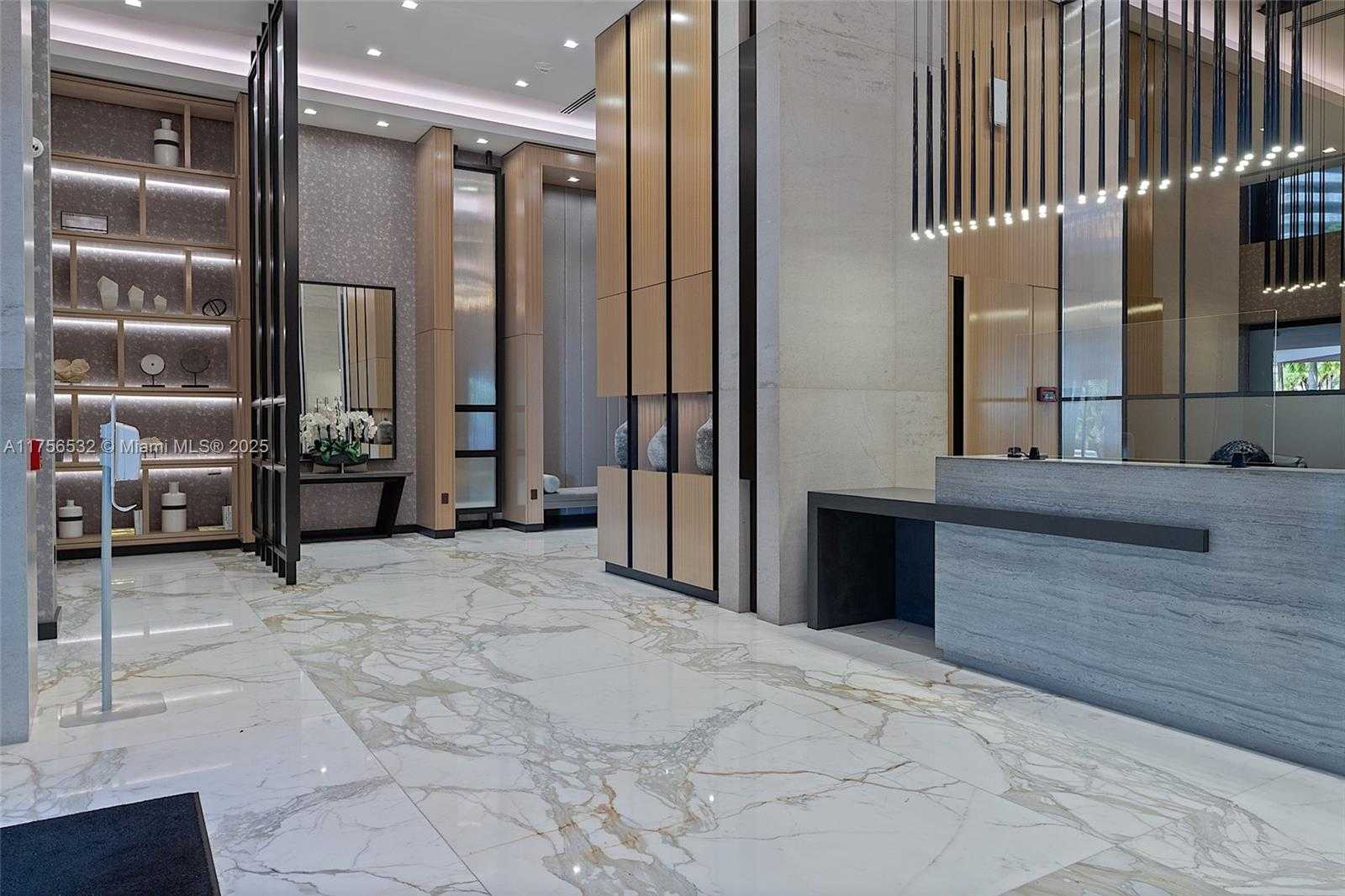 Small Image of 19500 TURNBERRY WAY #16B, Aventura Number 64