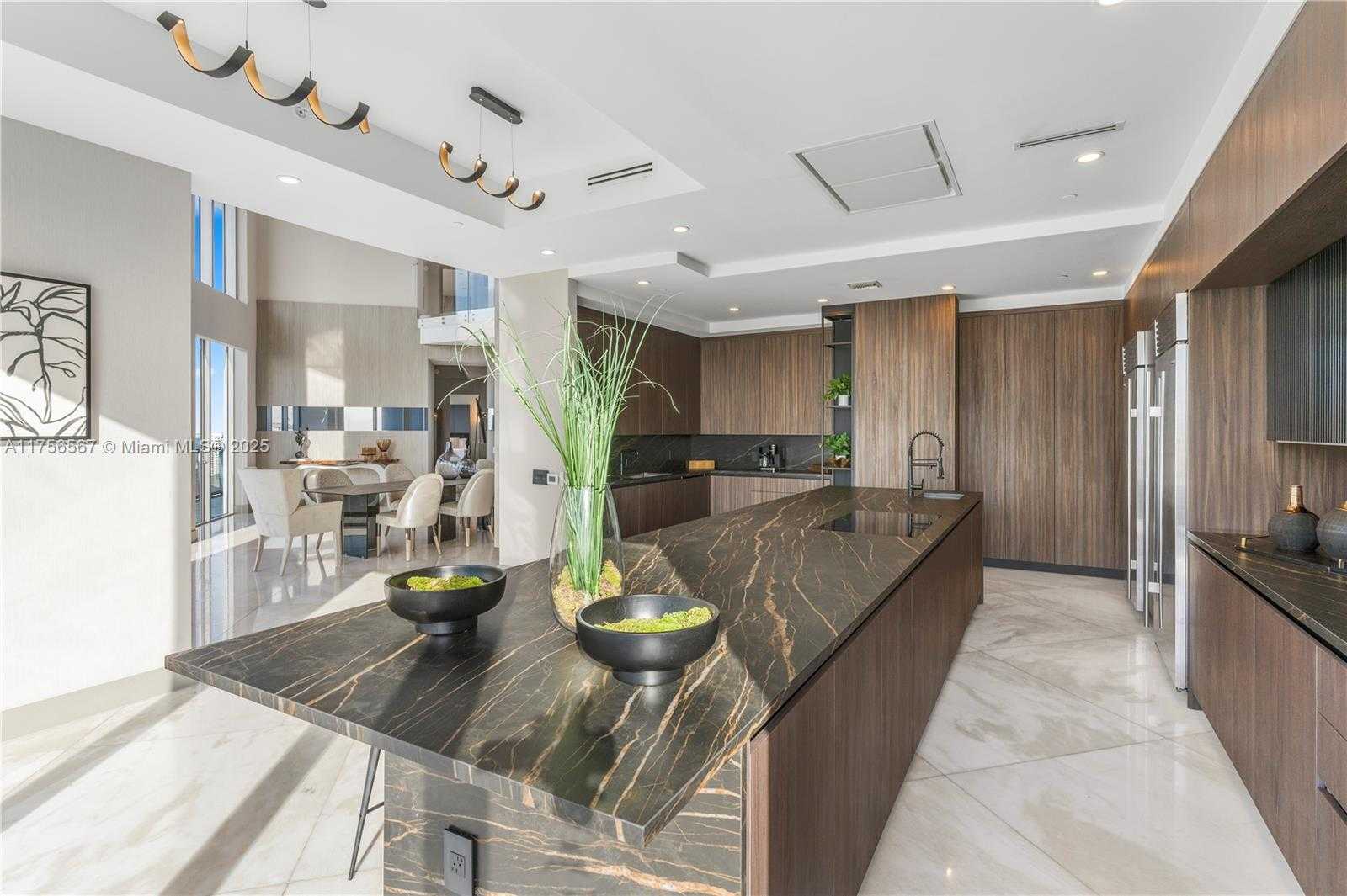Small Image of 1300 BRICKELL BAY DR #4400, Miami Number 20