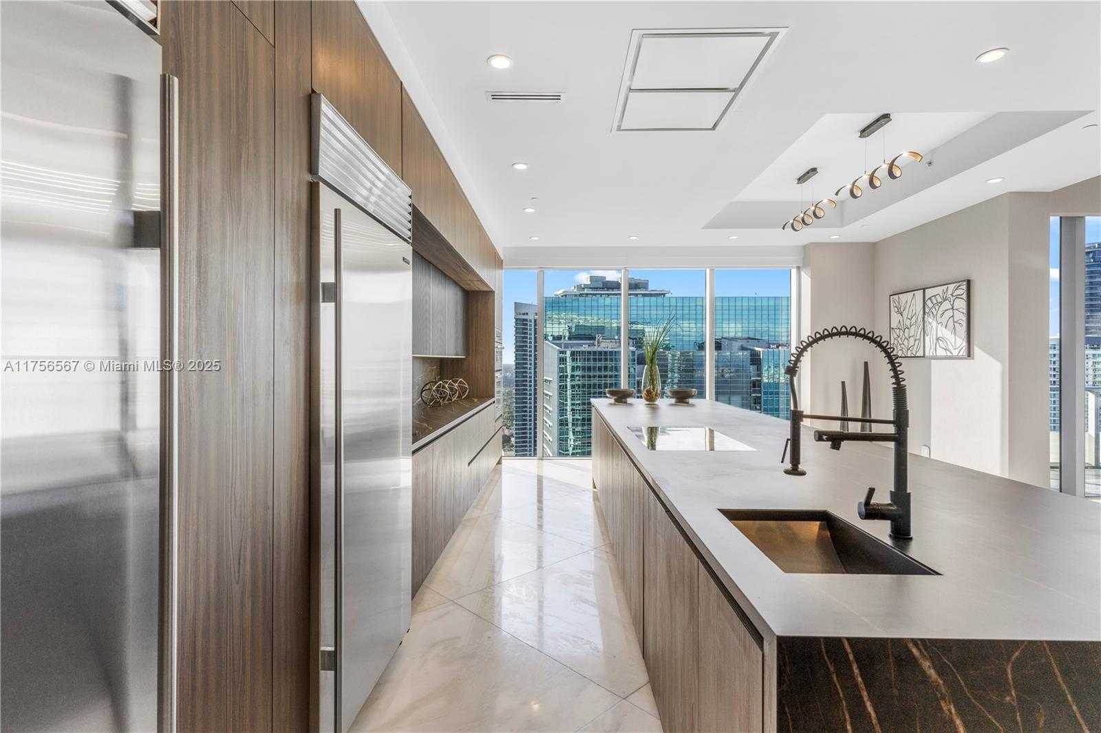 Small Image of 1300 BRICKELL BAY DR #4400, Miami Number 22