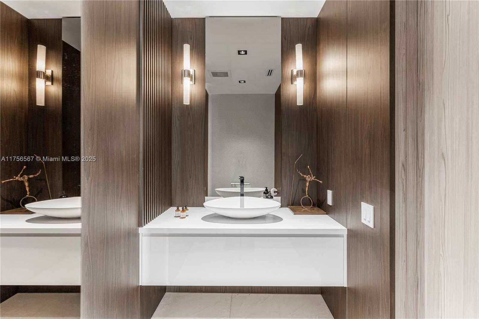 Small Image of 1300 BRICKELL BAY DR #4400, Miami Number 24