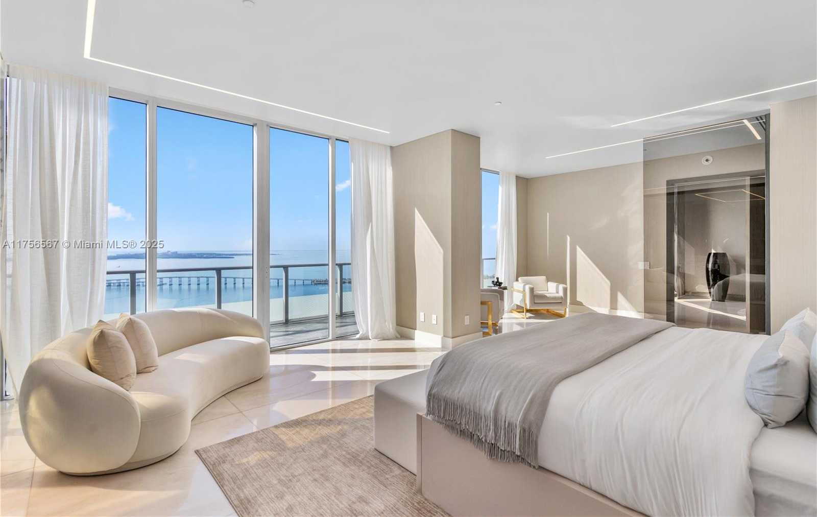 Small Image of 1300 BRICKELL BAY DR #4400, Miami Number 32