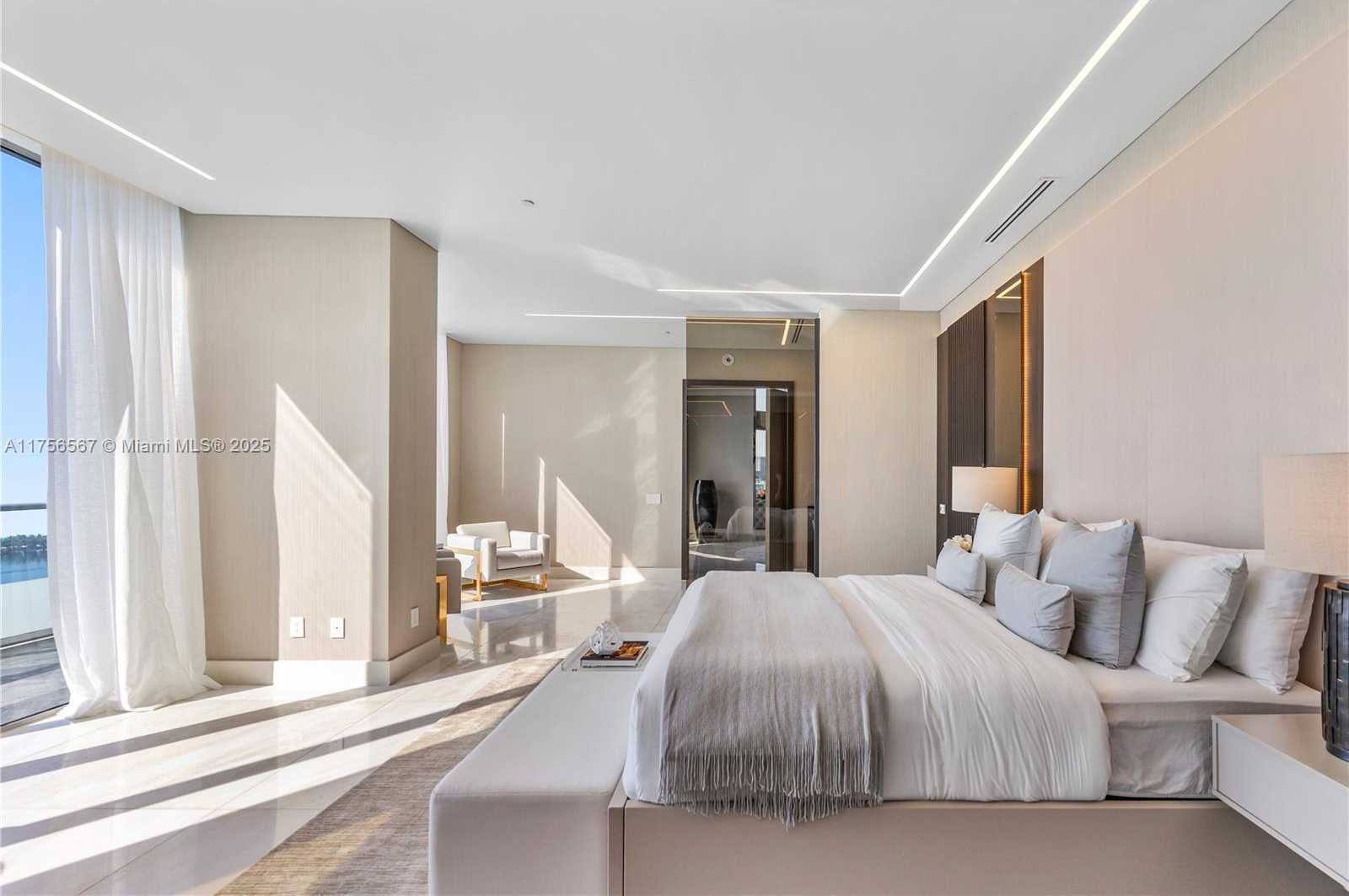 Small Image of 1300 BRICKELL BAY DR #4400, Miami Number 36