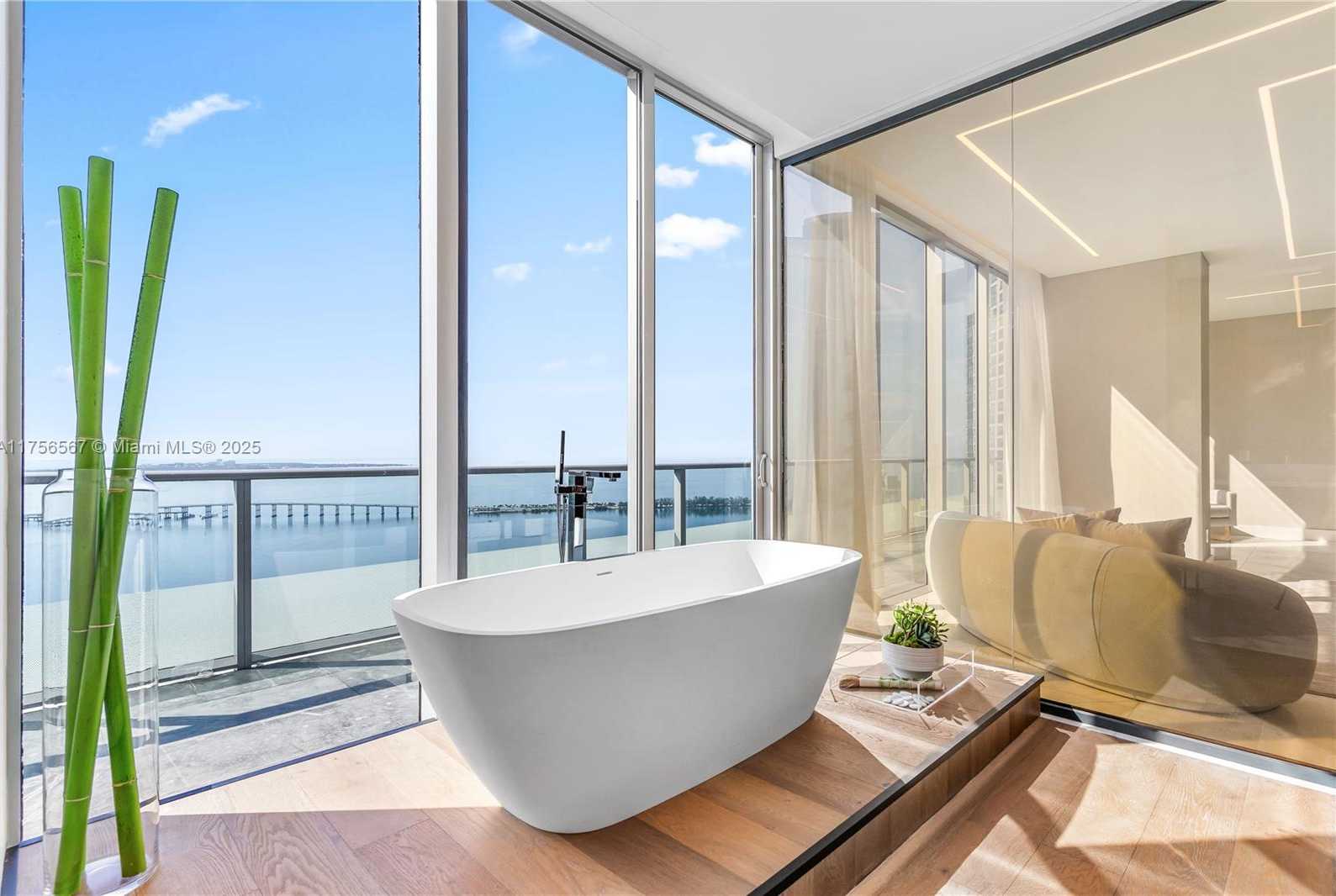 Small Image of 1300 BRICKELL BAY DR #4400, Miami Number 38