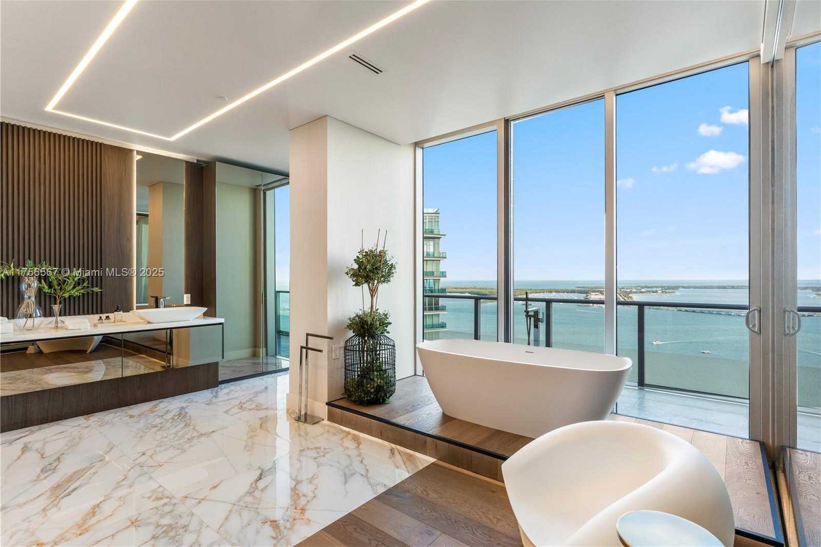 Small Image of 1300 BRICKELL BAY DR #4400, Miami Number 39