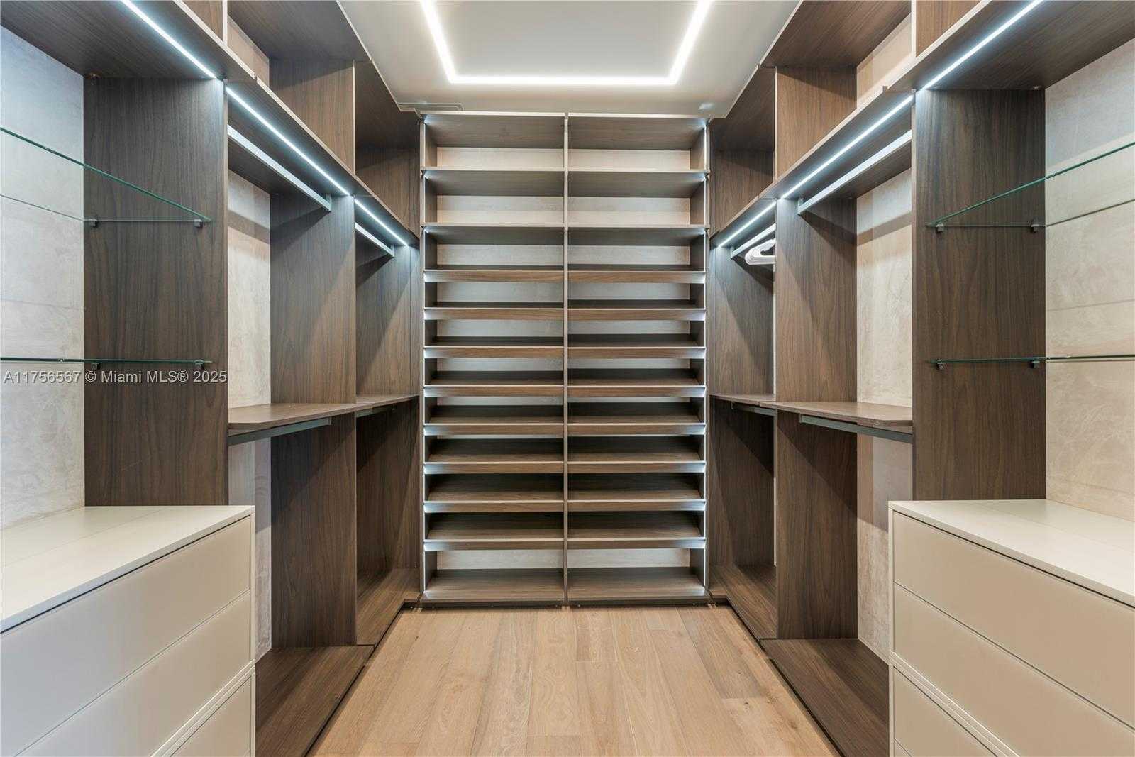 Small Image of 1300 BRICKELL BAY DR #4400, Miami Number 43