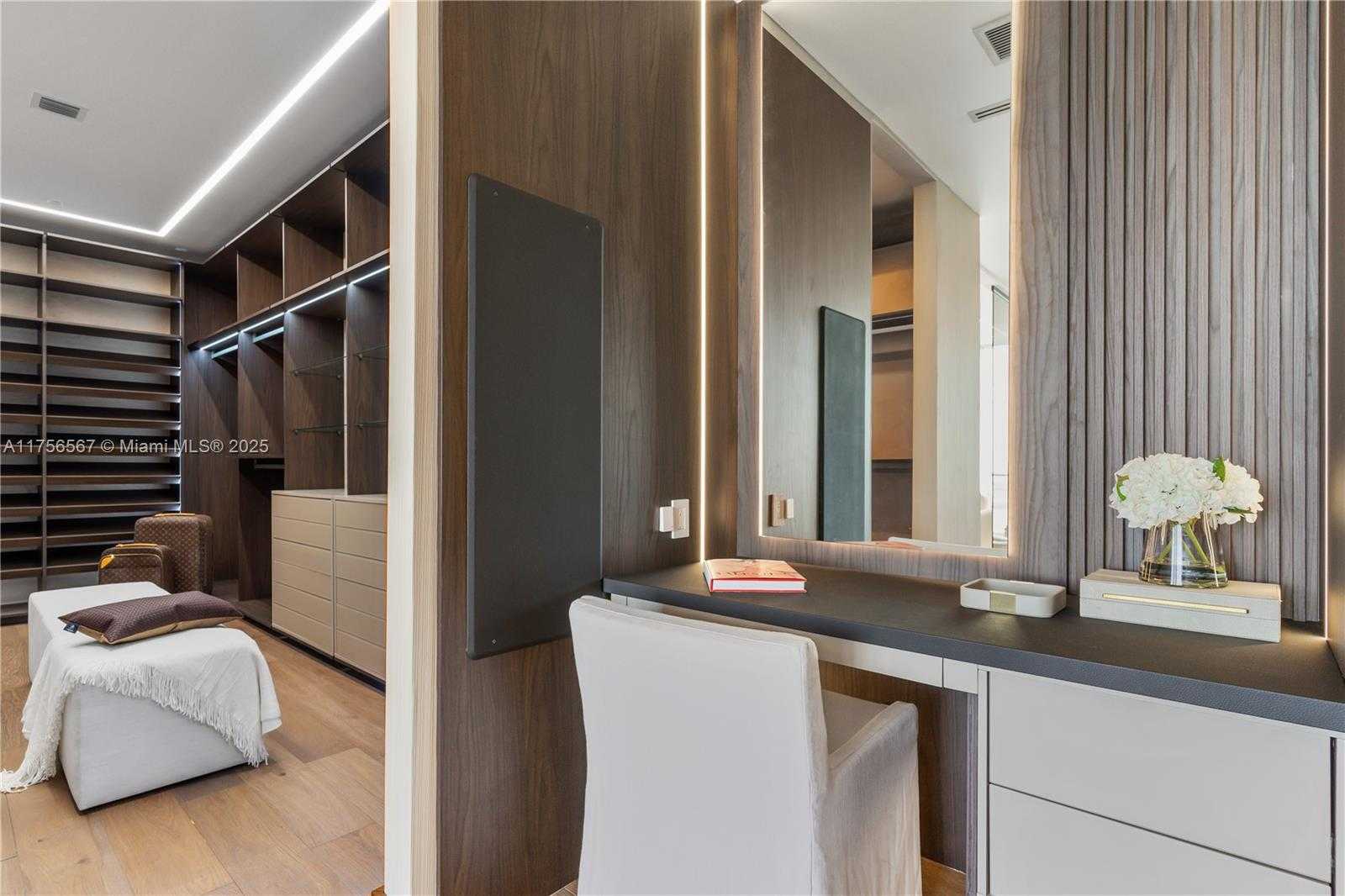Small Image of 1300 BRICKELL BAY DR #4400, Miami Number 44