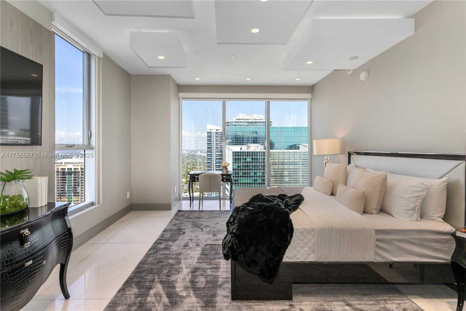 Small Image of 1300 BRICKELL BAY DR #4400, Miami Number 49