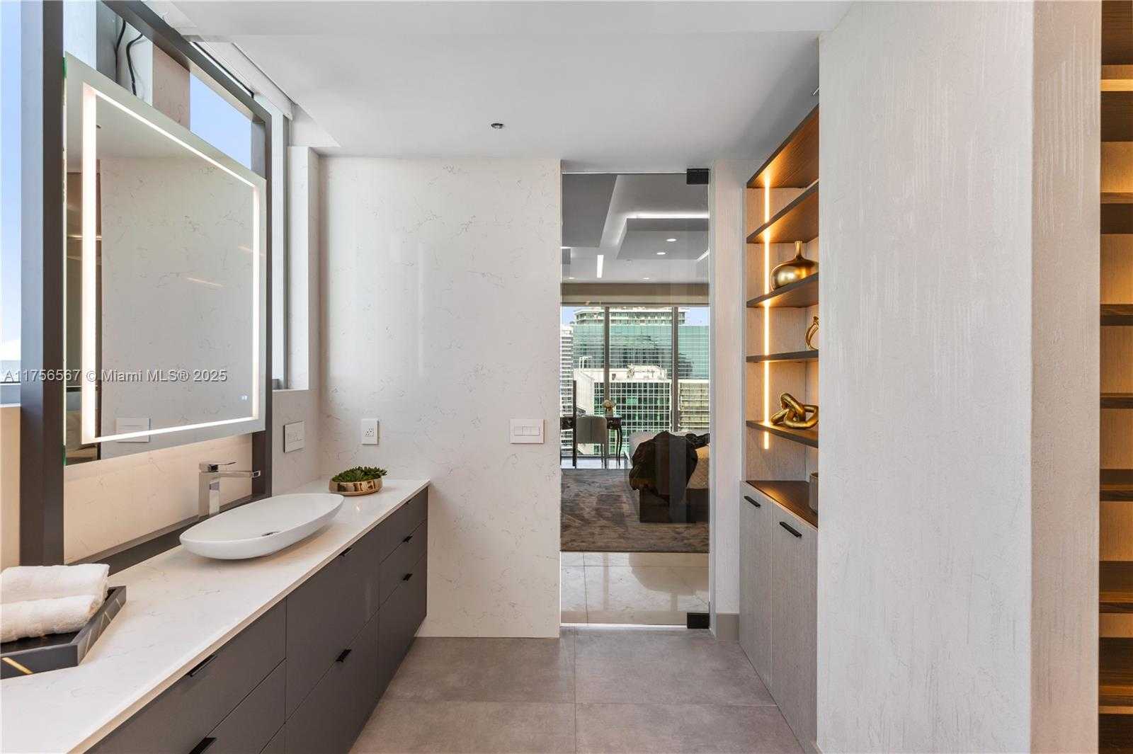 Small Image of 1300 BRICKELL BAY DR #4400, Miami Number 52