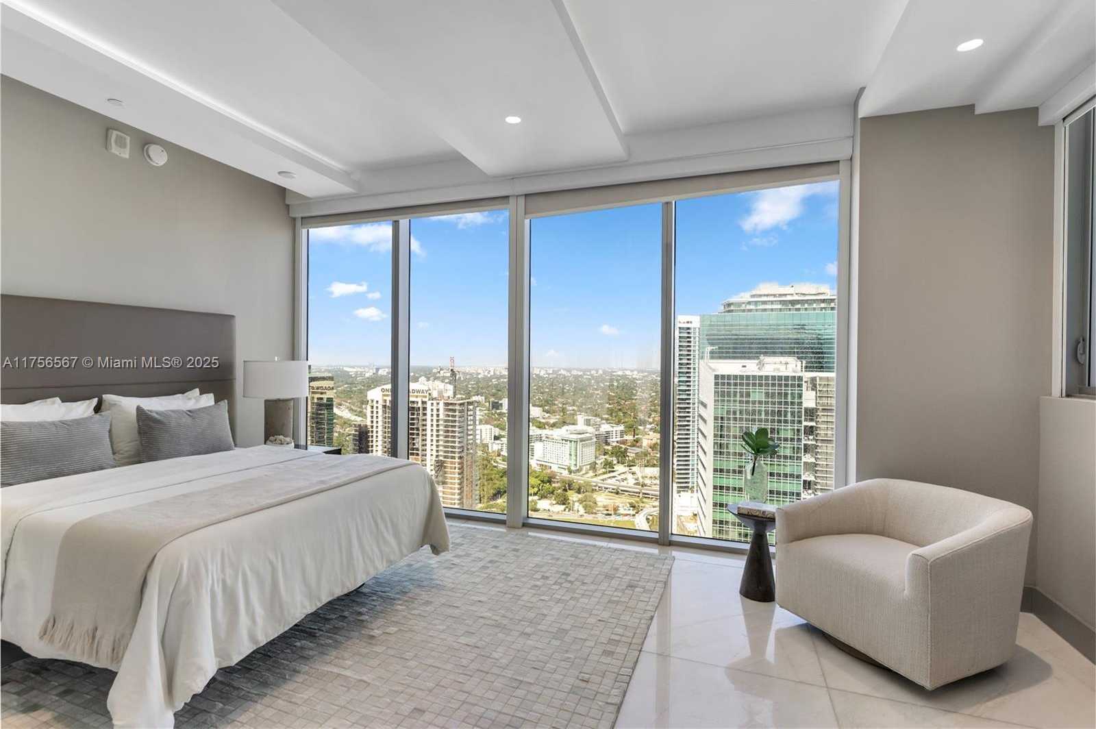 Small Image of 1300 BRICKELL BAY DR #4400, Miami Number 63