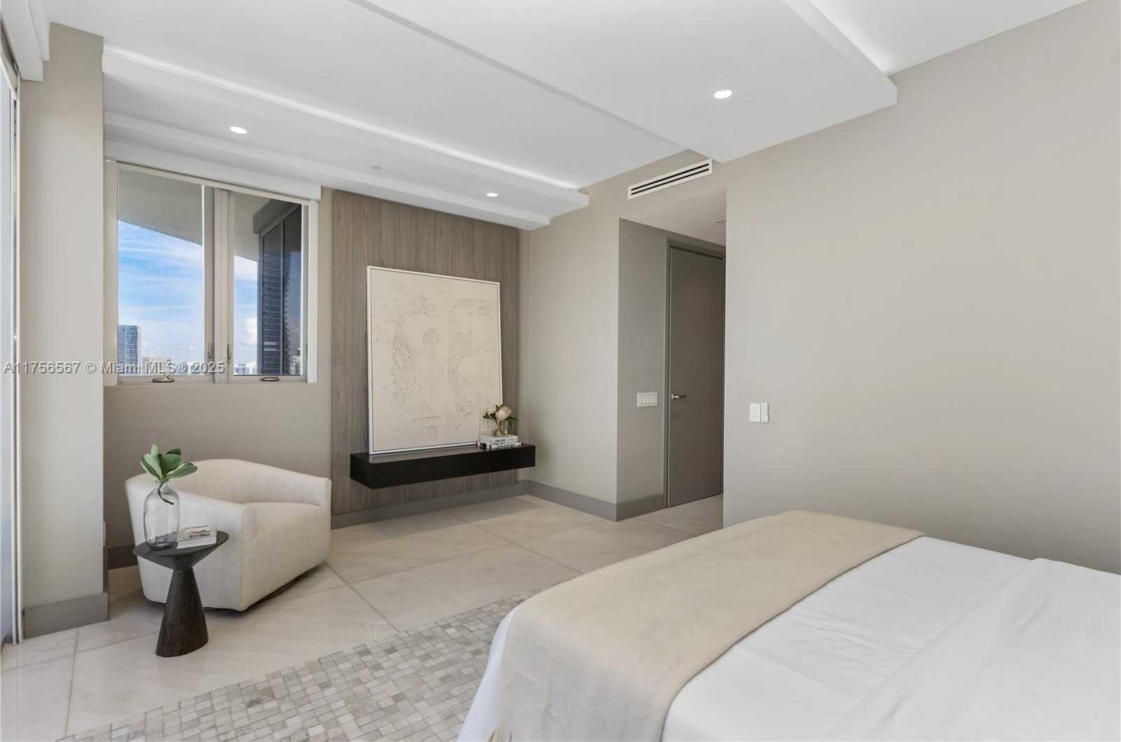 Small Image of 1300 BRICKELL BAY DR #4400, Miami Number 65