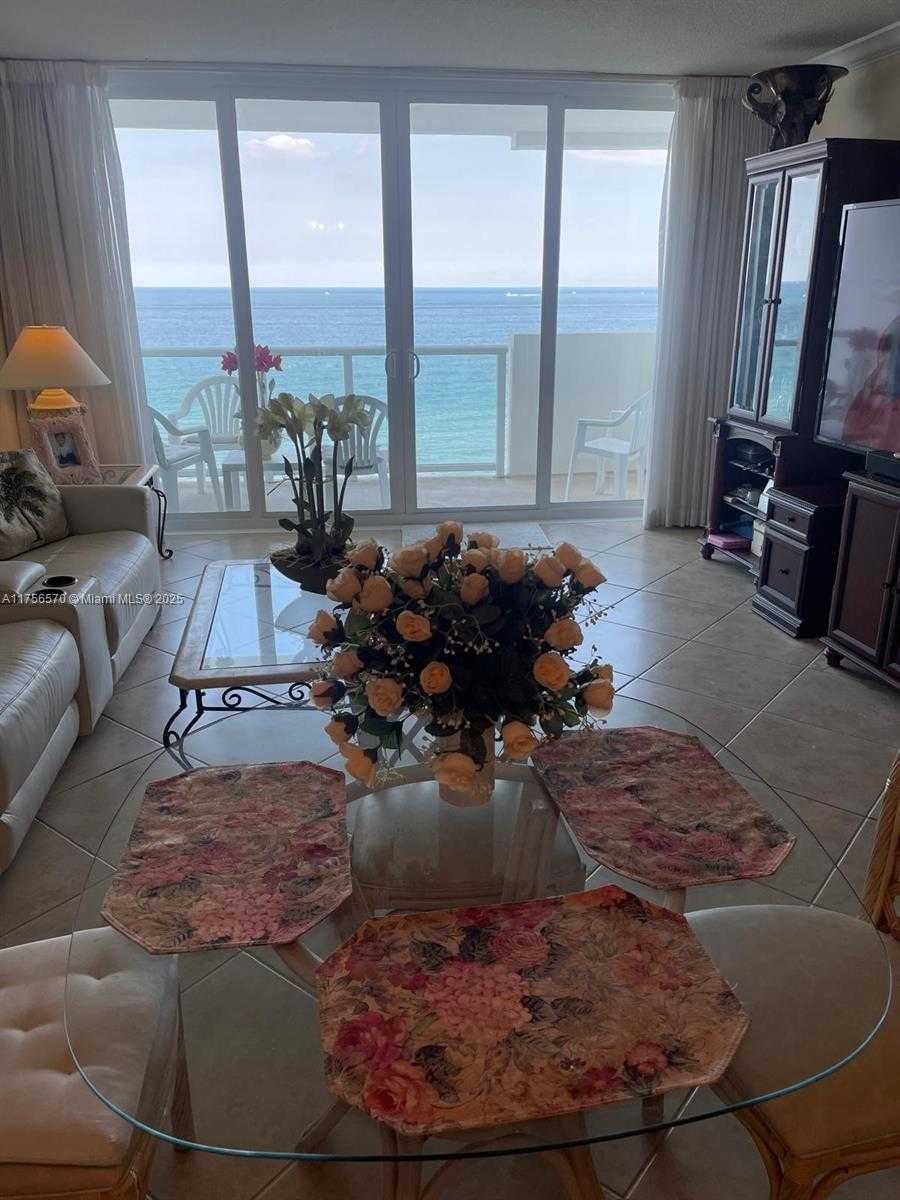 Small Image of 5601 COLLINS AVE #1203, Miami Beach Number 10