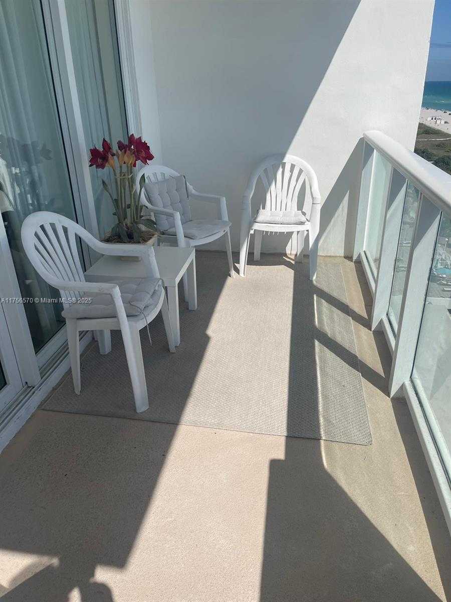 Small Image of 5601 COLLINS AVE #1203, Miami Beach Number 7