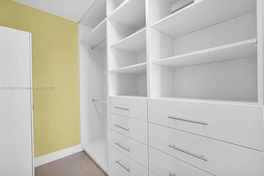 Small Image of 800 WEST AVE #931, Miami Beach Number 19